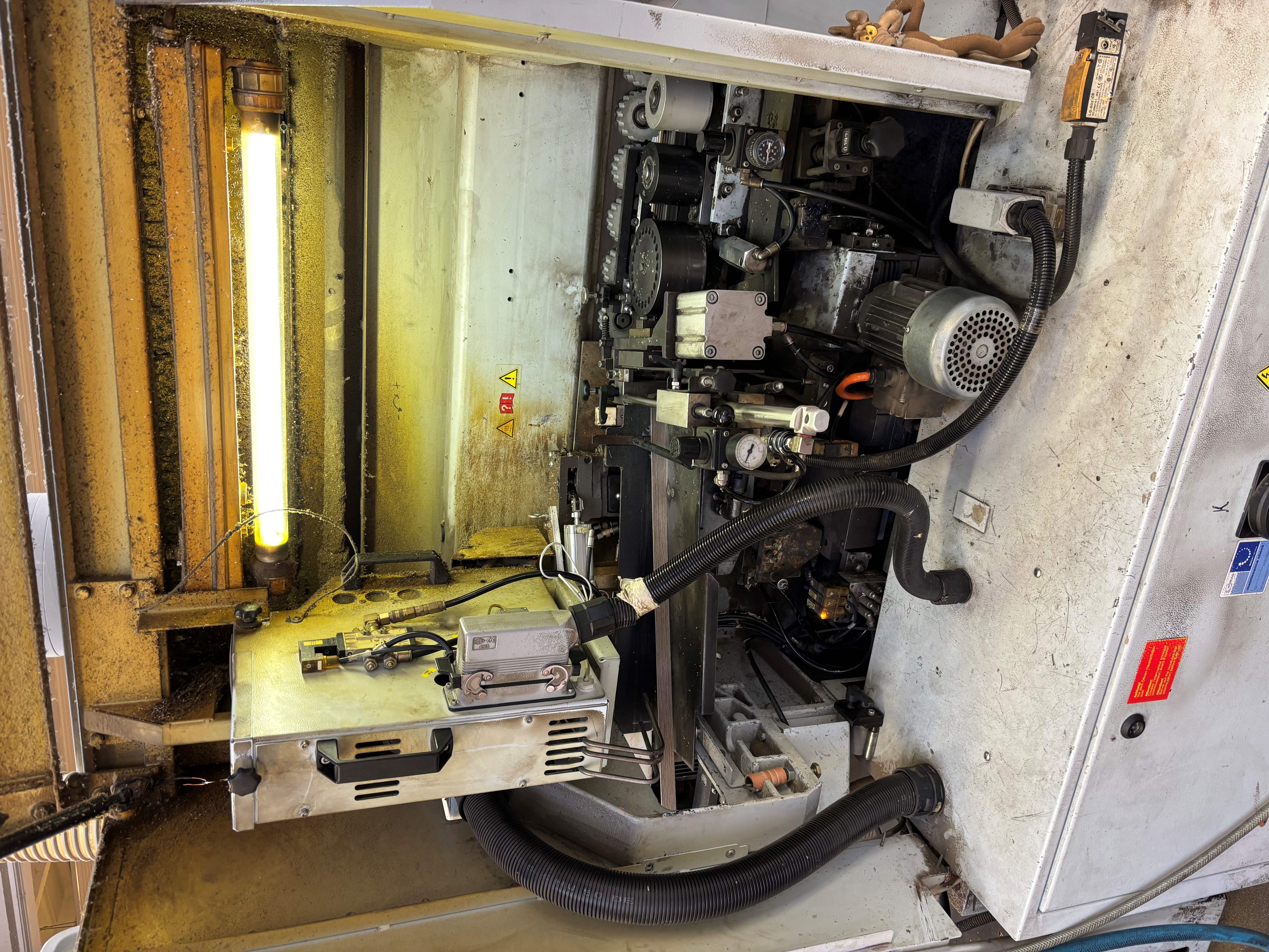 single-sided edge banding machine with workpiece return system / BRANDT / KDF 680
