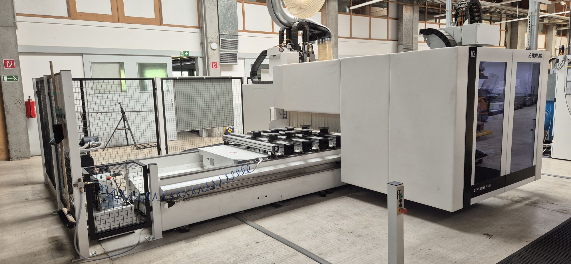 CNC machining centre with gluing unit / HOMAG / CENTATEQ E-500