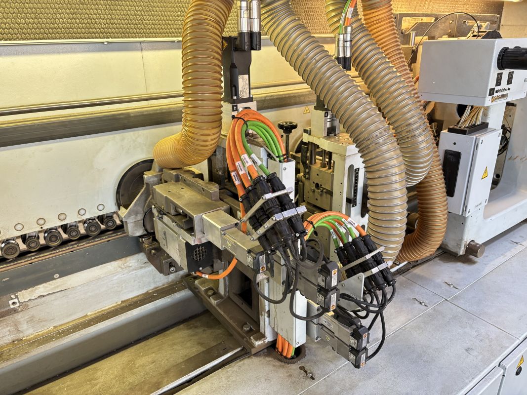 single-sided edge banding machine with loading table and workpiece return / HOMAG / Profi KFL350/12/A3/L/WZ