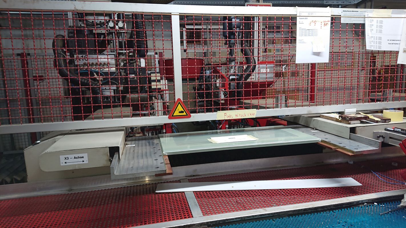 drilling and dowel inserting machine / PRIESS U. HORSTMANN / 