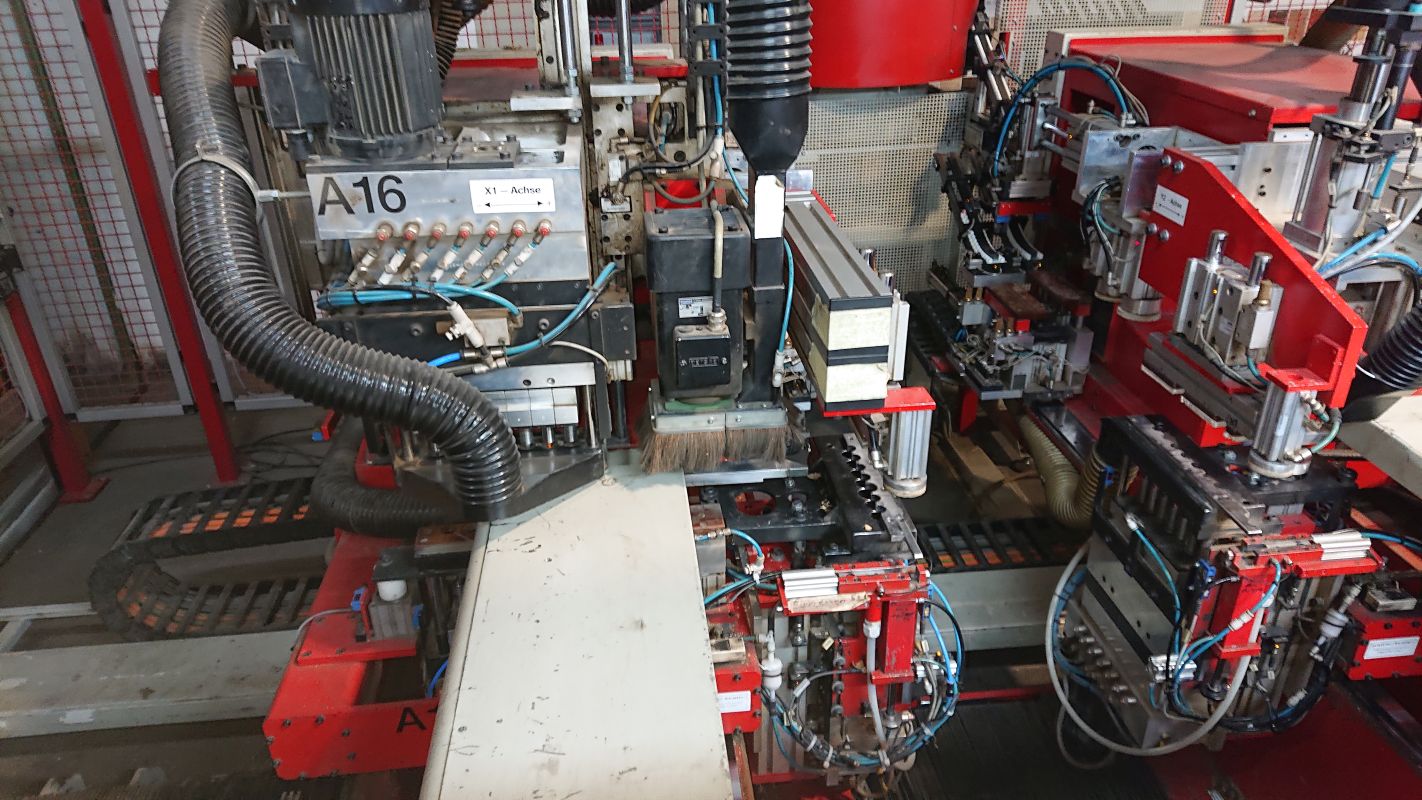 drilling and dowel inserting machine / PRIESS U. HORSTMANN / 