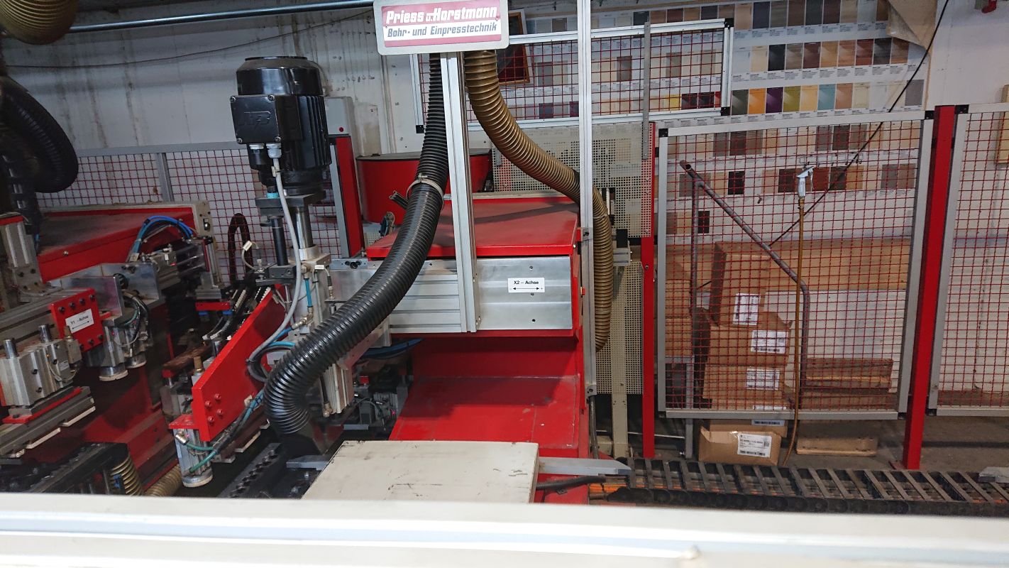 drilling and dowel inserting machine / PRIESS U. HORSTMANN / 