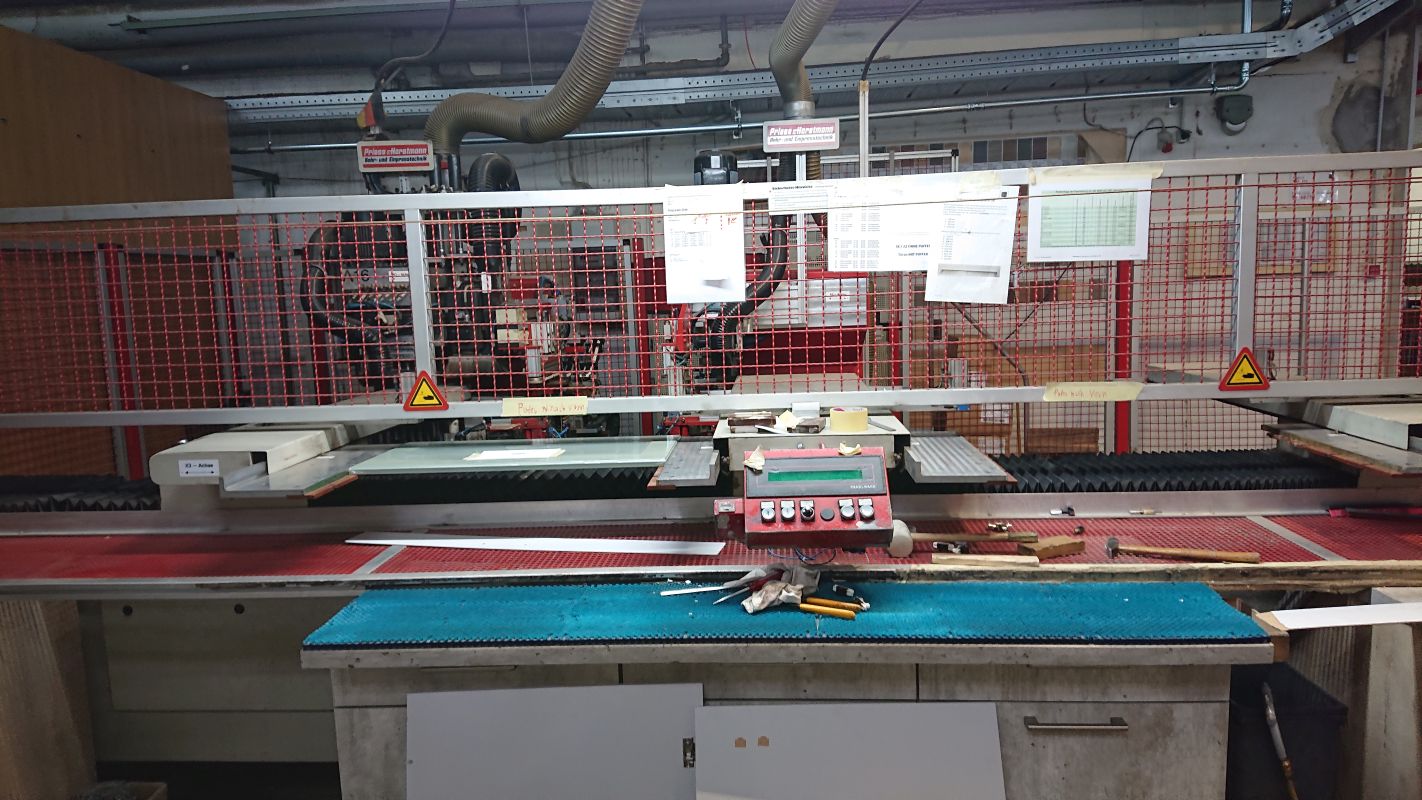 drilling and dowel inserting machine / PRIESS U. HORSTMANN / 