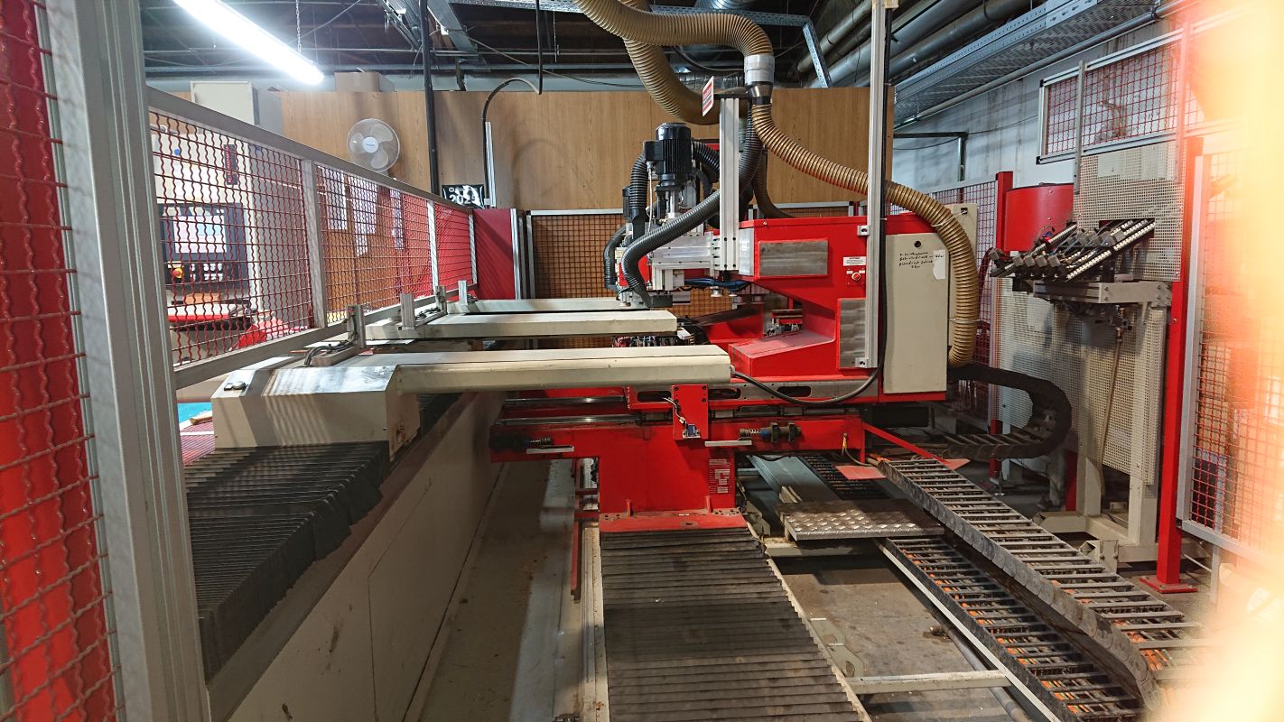 drilling and dowel inserting machine / PRIESS U. HORSTMANN / 