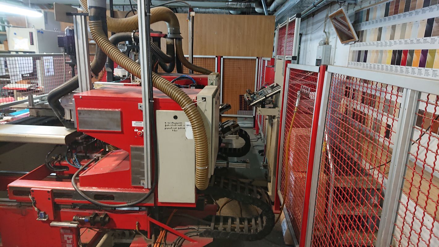 drilling and dowel inserting machine / PRIESS U. HORSTMANN / 