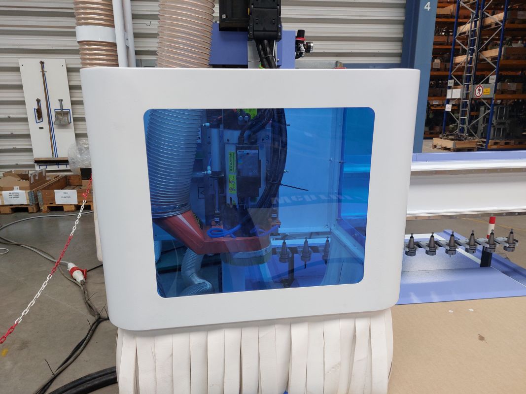 CNC ROUTER / QUICK CNC / UE-481 