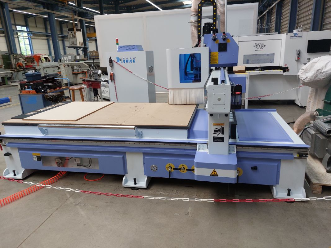 CNC ROUTER / QUICK CNC / UE-481 