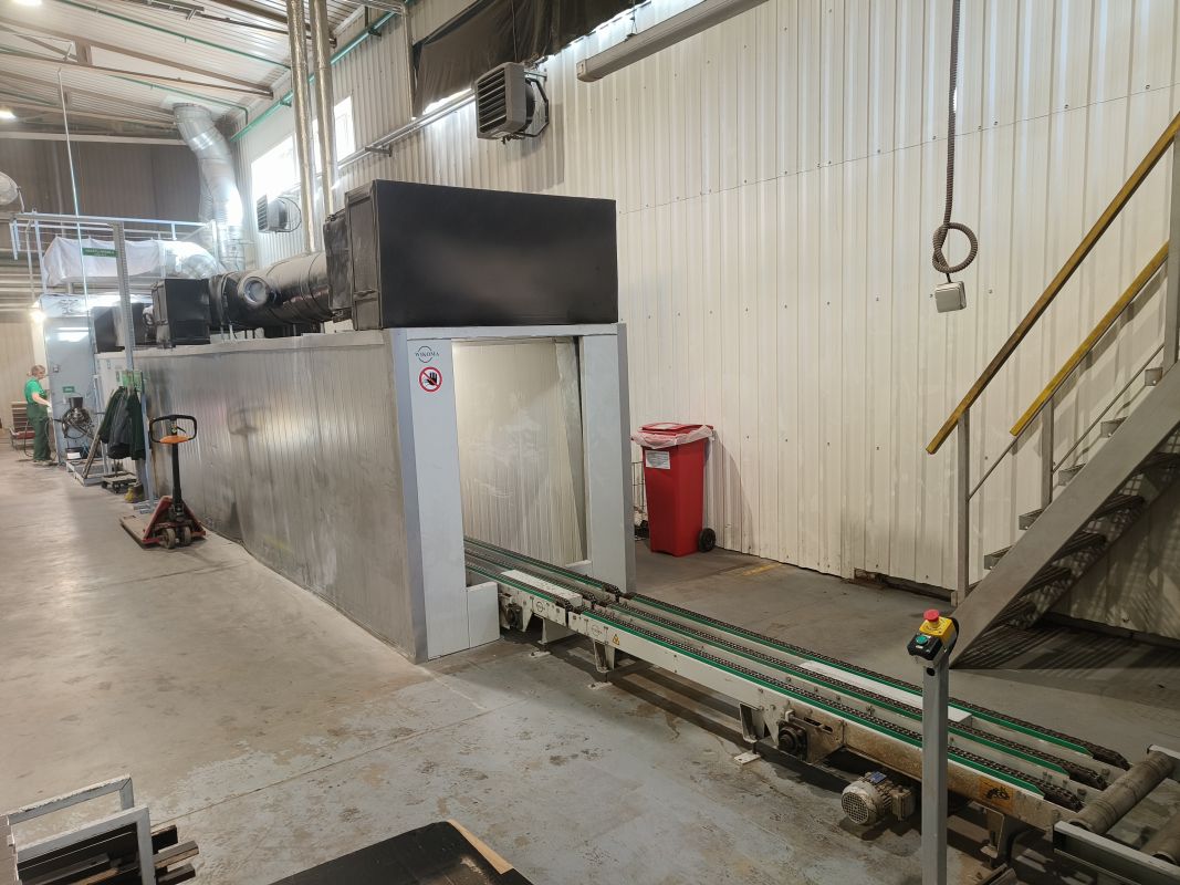 Lacquering line of narrow edge surfaces / WIKOMA / 