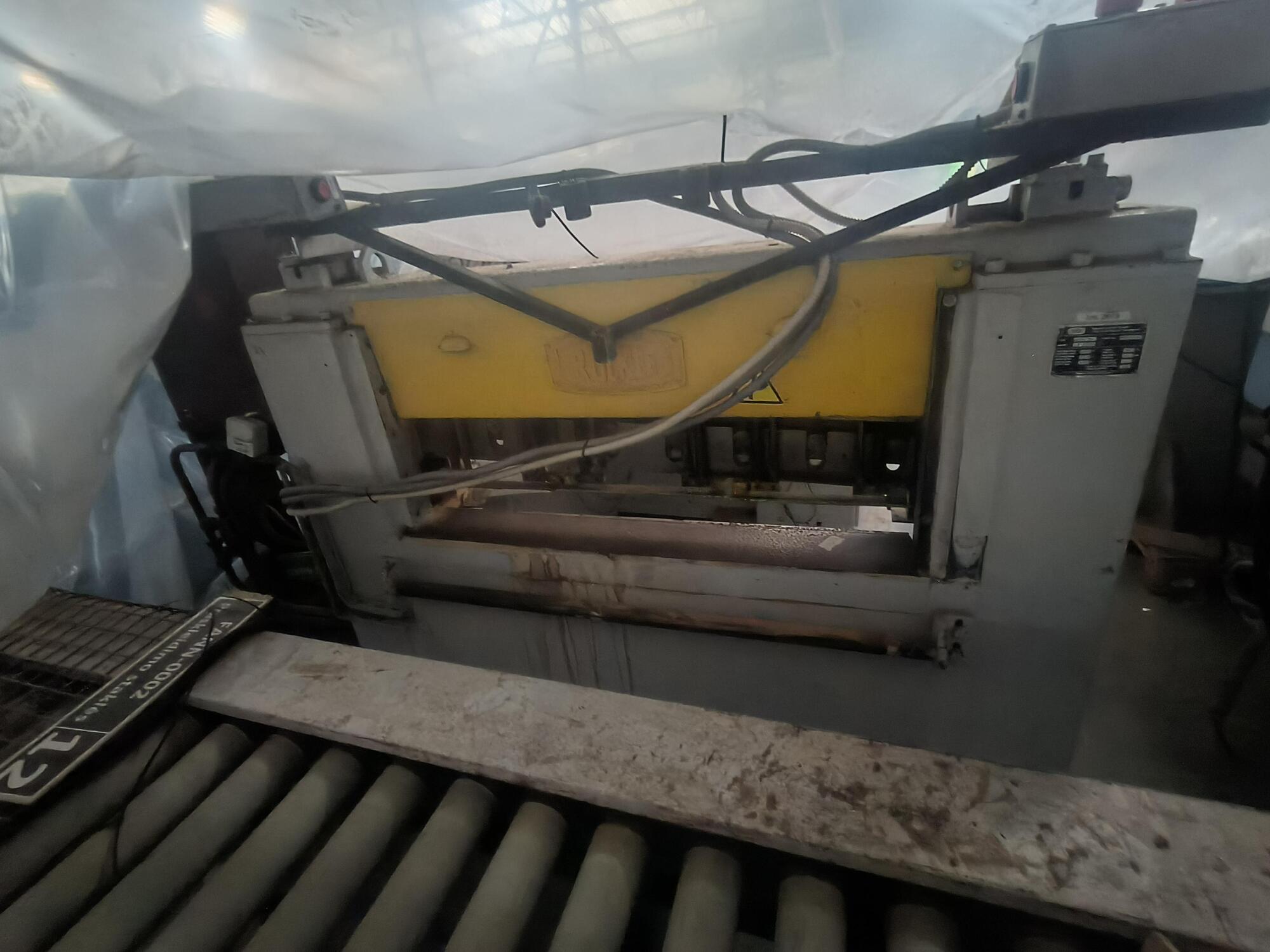 Veneer cross cutting guillotine / RüCKLE / AS0110