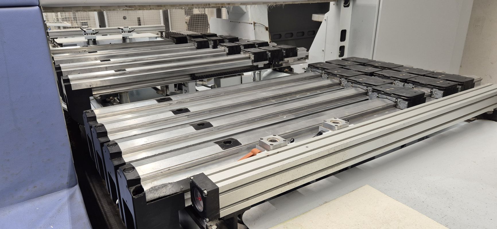 CNC - Machining Center with gluing unit / HOMAG / BMG 512/40/12/V/A