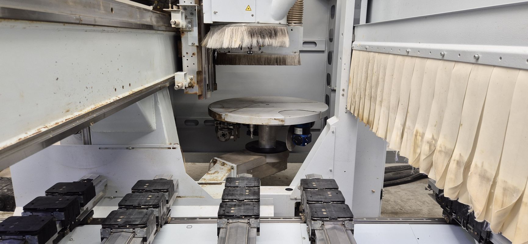 CNC - Machining Center with gluing unit / HOMAG / BMG 512/40/12/V/A