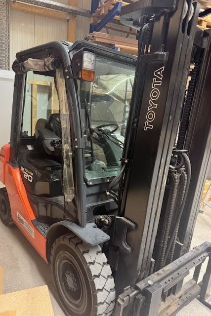 forklift / Toyota / 06-8GF20F