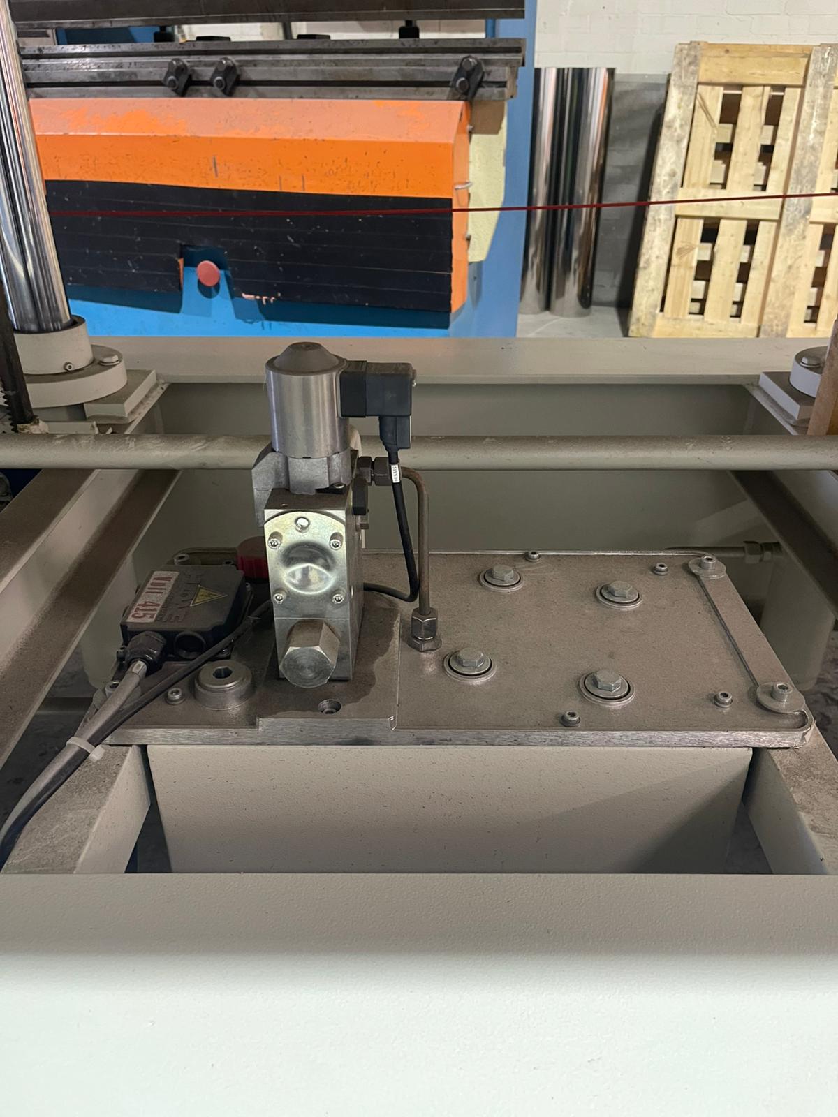 hot press / ORMA / NPC/DIGIT 6/95 30/13 AS-BO