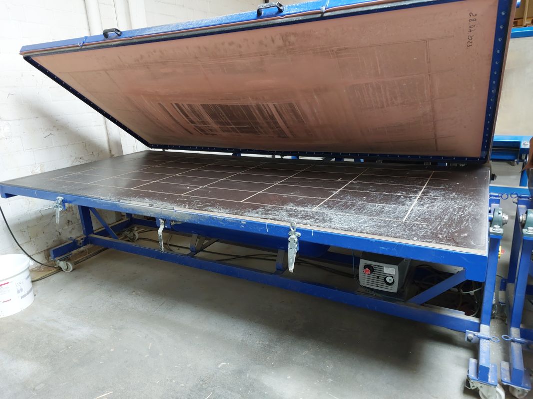 membrane press with Becker pump / COLUMBUS / Vakuform Standard