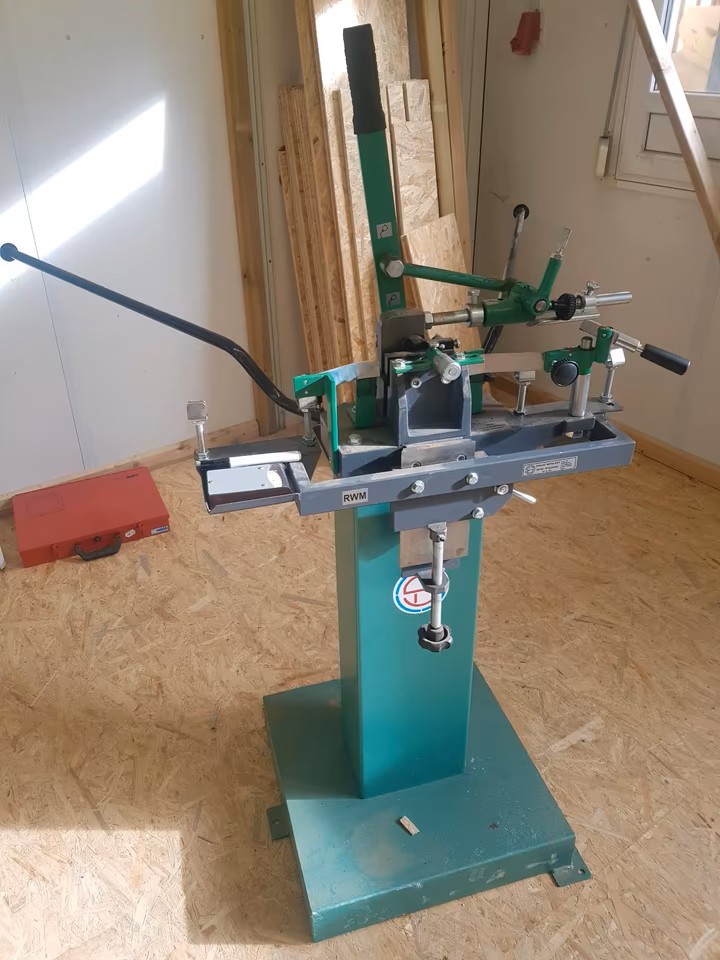 complete log band sawmill with double edger and wood excavator / Winter / 