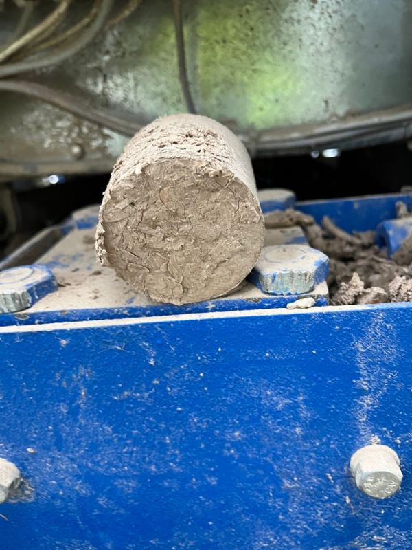 extraction system with briquetting press / Hocker Polytechnick / MultiStar JP5