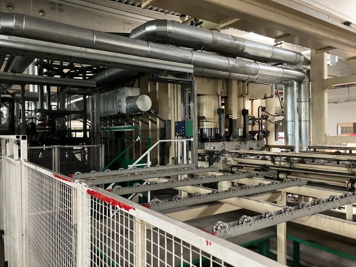 short cycle - press line / WEMH&ouml;NER / KT-F-1E