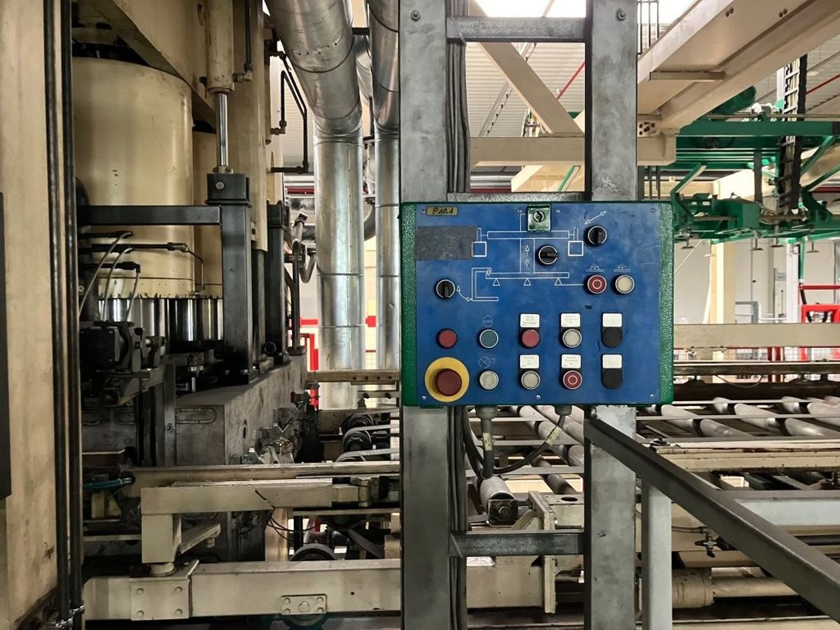 short cycle - press line / WEMH&ouml;NER / KT-F-1E