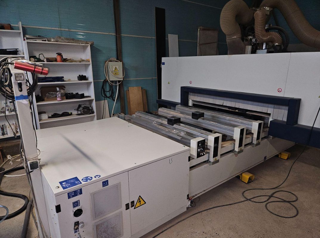 CNC machining center / SCM / Morbidelli M100
