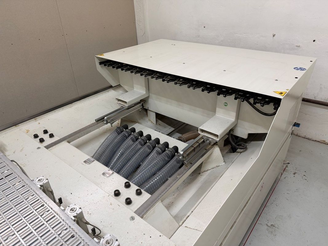CNC machining center / SCM / Morbidelli M200F