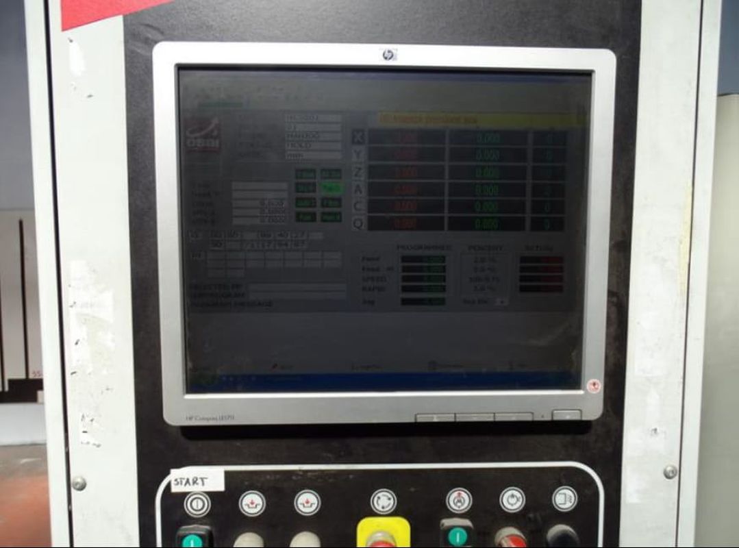 CNC Machining Center / Pade / Velux