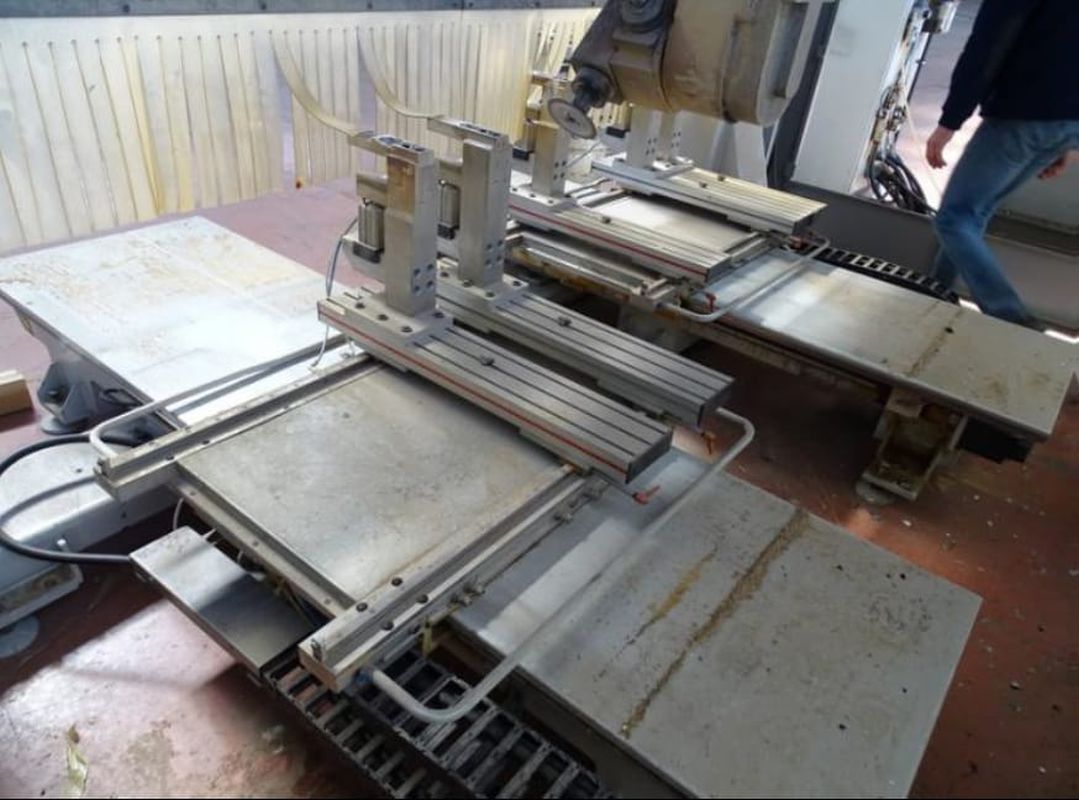 CNC Machining Center / Pade / Velux