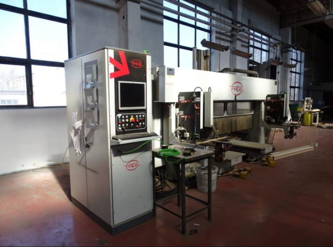 CNC Machining Center / Pade / Velux