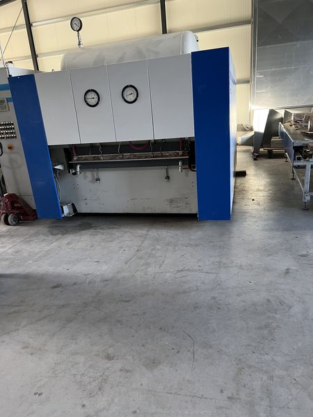 Membrane press for foil lamination / B&Uuml;RKLE / Multifoiler BTF 1628/60 
