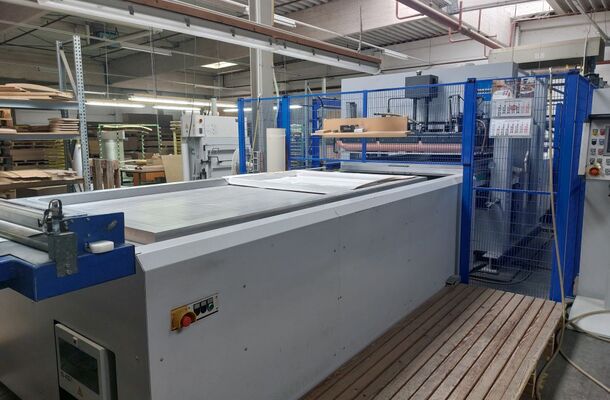vacuum press with 2 paternoster magazines / WEMH&ouml;NER / 