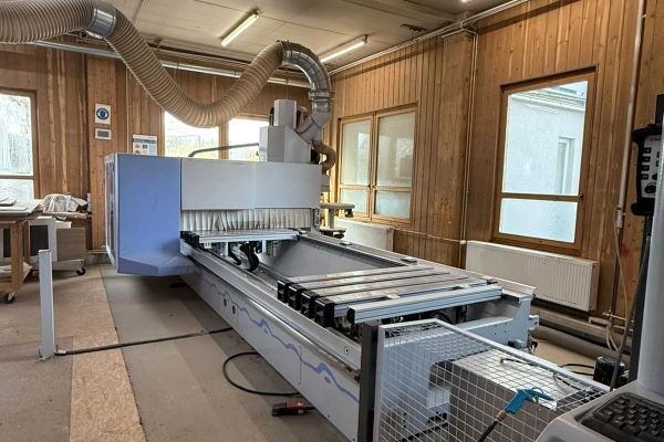 CNC machining center with gluing unit / HOMAG / BMG311 VENTURE316L