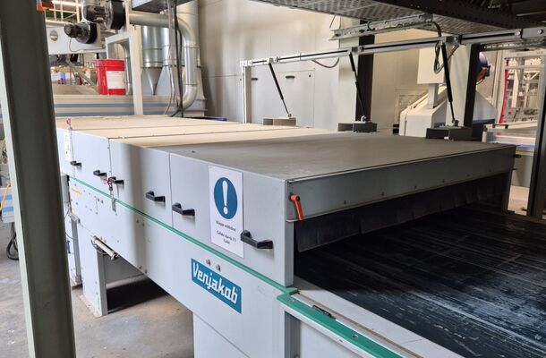 UV Drying Tunnel / VENJAKOB / 