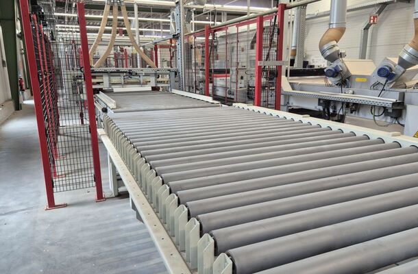 Roller conveyor / N/A / 